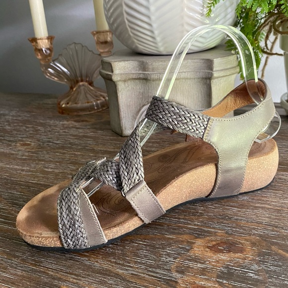 Taos | Trulie Lightweight Leather Sandal Woven Leather Womens 7 - 7.5 Dk Grey - Picture 6 of 12